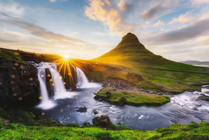 Framed Print : Morning landscape with rising sun on Kirkjufellsfoss waterfall and Kirkjufell mountain, Iceland, Europe. Landscape photography Framed Print : Morning landscape with rising sun on Kirkjufellsfoss waterfall and Kirkjufell mountain, Iceland, Europe. Landscape photography