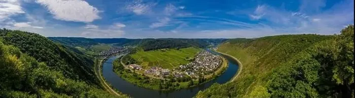 Framed Print : Moselle loop near Bruttig-Fankel and the wine village of Ernst Framed Print : Moselle loop near Bruttig-Fankel and the wine village of Ernst
