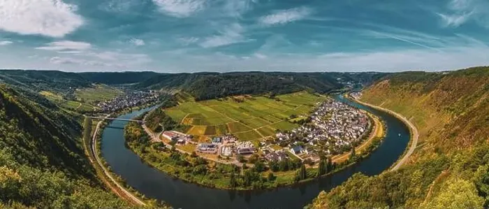Framed Print : Moselle loop near Bruttig-Fankel and the wine village of Ernst. Panoramic view of the Moselle vineyards Framed Print : Moselle loop near Bruttig-Fankel and the wine village of Ernst. Panoramic view of the Moselle vineyards