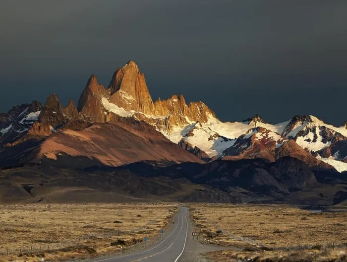 Framed Print : Mount Fitz Roy at sunrise. Los Glaciares National Park, Patagonia, Argentina Framed Print : Mount Fitz Roy at sunrise. Los Glaciares National Park, Patagonia, Argentina