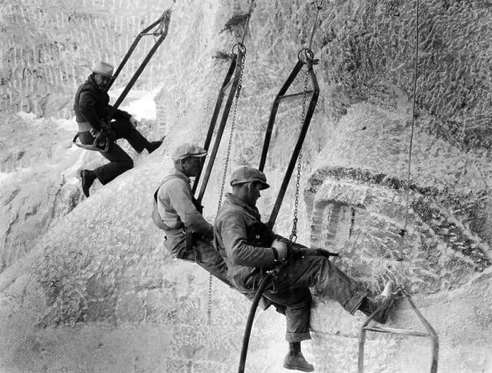 Framed Print : Mount Rushmore Construction Workers, 1930s Framed Print : Mount Rushmore Construction Workers, 1930s