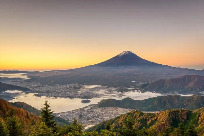 Framed Print : Mt. Fuji, Japan over Kawaguchi Lake on an autumn dawn Framed Print : Mt. Fuji, Japan over Kawaguchi Lake on an autumn dawn