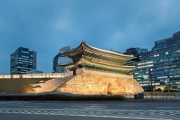 Namdaemun gate at night in Seoul, South Korea
