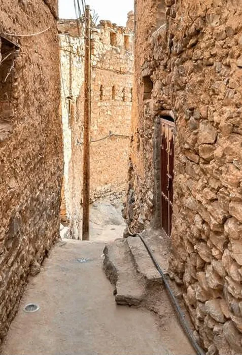 Framed Print : Narrow alleyway in the old mountain village Misfat Al Abriyeen in Sultanate of Oman Framed Print : Narrow alleyway in the old mountain village Misfat Al Abriyeen in Sultanate of Oman