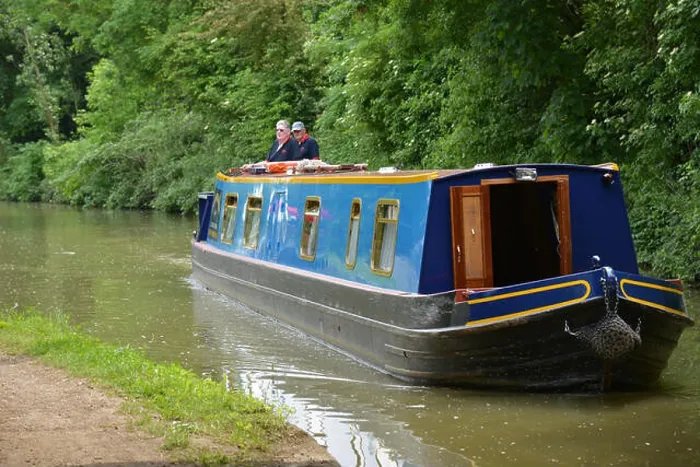 Framed Print : Narrowboats on Oxford Canal, Banbury, Oxfordshire Framed Print : Narrowboats on Oxford Canal, Banbury, Oxfordshire