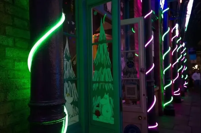 Framed Print : Neon lights in Covent Garden