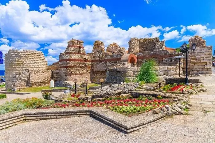 Framed Print : Nessebar (Nesebar), Bulgaria. Fortifications at the entrance of the Ancient City. Black Sea Coast, Burgas Framed Print : Nessebar (Nesebar), Bulgaria. Fortifications at the entrance of the Ancient City. Black Sea Coast, Burgas