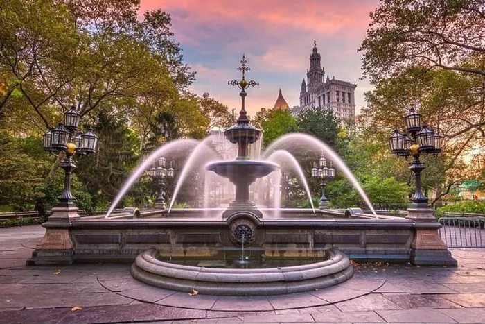 Framed Print : New York, USA at City Hall Park Fountain in the morning time Framed Print : New York, USA at City Hall Park Fountain in the morning time