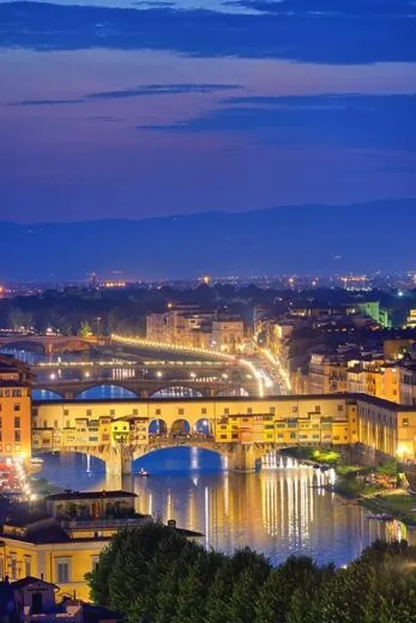 Framed Print : Night view of the River Arno and famous bridge Ponte Vecchio. Beautiful city night lights in Florence, Italy Framed Print : Night view of the River Arno and famous bridge Ponte Vecchio. Beautiful city night lights in Florence, Italy