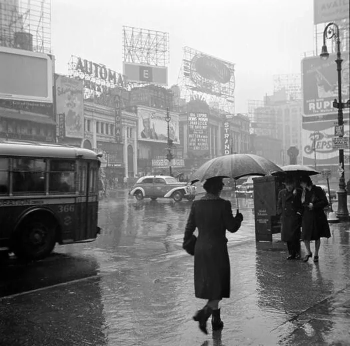 Framed Print : NYC, Times Square, 1943 Framed Print : NYC, Times Square, 1943