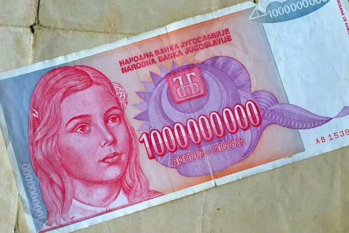 Framed Print : Obverse of 1 billion dinars paper bill issued by Yugoslavia, that shows portrait of a young girl