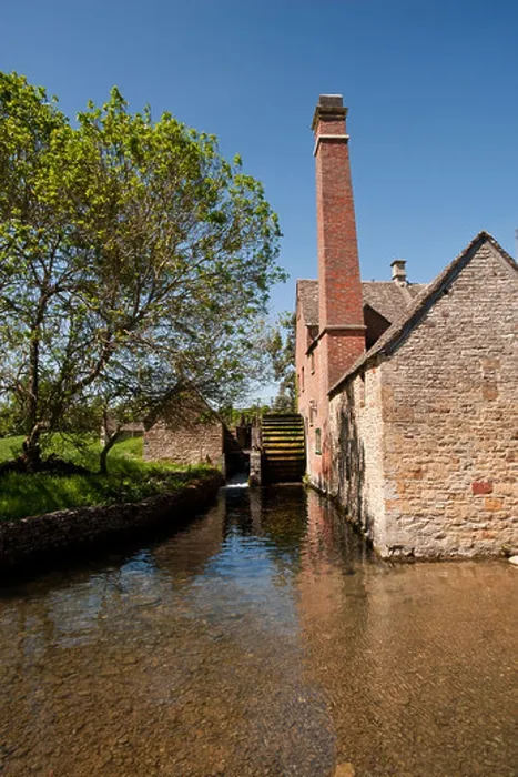 Framed Print : The old mill at Lower Slaughter in the Cotswolds now houses a museum and tea room Framed Print : The old mill at Lower Slaughter in the Cotswolds now houses a museum and tea room