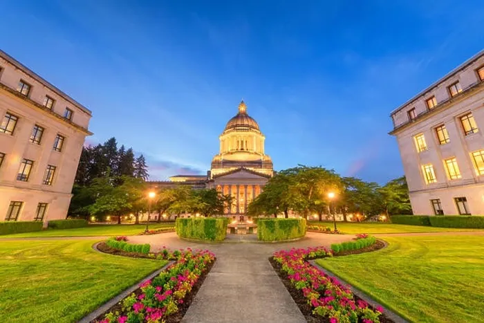 Framed Print : Olympia, Washington, USA state capitol building at dusk Framed Print : Olympia, Washington, USA state capitol building at dusk