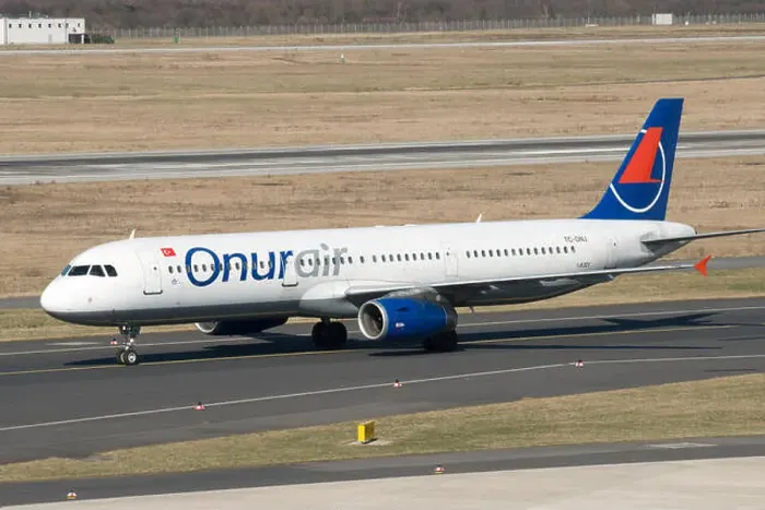 Framed Print : Onurair Airbus A321 commercial airliner Framed Print : Onurair Airbus A321 commercial airliner