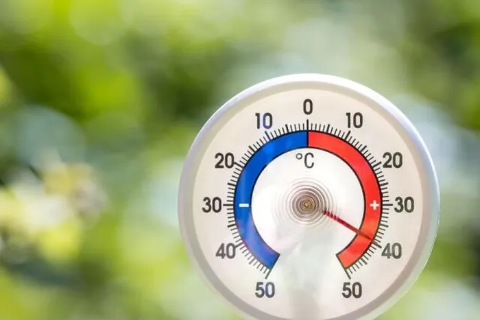 Framed Print : Outdoor thermometer with celsius scale shows hot temperature 40 degree - hot summer weather concept