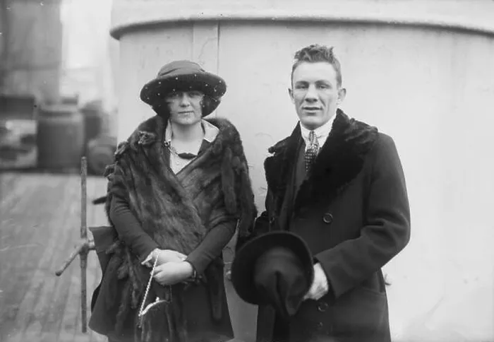 Framed Print : Pal Moore & wife, between c1915 and c1920. Shows boxer Memphis Pal Moore (Thomas Wilson Moore, 1894-1953) with his wife Framed Print : Pal Moore & wife, between c1915 and c1920. Shows boxer Memphis Pal Moore (Thomas Wilson Moore, 1894-1953) with his wife