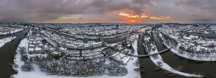 Framed Print : Panorama of Regensburg city in Bavaria with the river Danube the cathedral and the stone bridge in winter with ice Framed Print : Panorama of Regensburg city in Bavaria with the river Danube the cathedral and the stone bridge in winter with ice