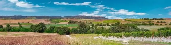 Framed Print : Panorama of Tuscany, hills and fields. Italy, Europe Framed Print : Panorama of Tuscany, hills and fields. Italy, Europe