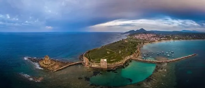 Framed Print : Panorama of Venetian Fortress of Methoni at sunset in Peloponnese, Messenia, Greece Framed Print : Panorama of Venetian Fortress of Methoni at sunset in Peloponnese, Messenia, Greece