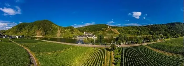 Framed Print : Panorama view from the opposite, left bank of the Moselle on Beilstein with Metternich Castle Framed Print : Panorama view from the opposite, left bank of the Moselle on Beilstein with Metternich Castle