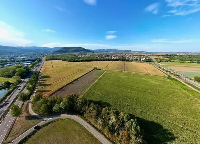 Framed Print : Panoramic Aerial View of Daweid Corn Fields: The Contested Upcoming ZAC in Florival Framed Print : Panoramic Aerial View of Daweid Corn Fields: The Contested Upcoming ZAC in Florival