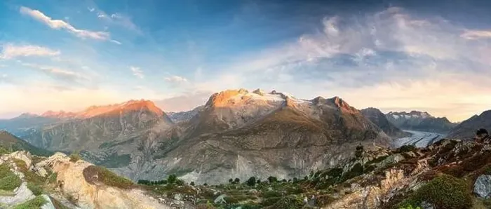 Framed Print : Panoramic of Aletsch Glacier and mountains at dawn, Bernese Alps, Valais canton, Switzerland Framed Print : Panoramic of Aletsch Glacier and mountains at dawn, Bernese Alps, Valais canton, Switzerland