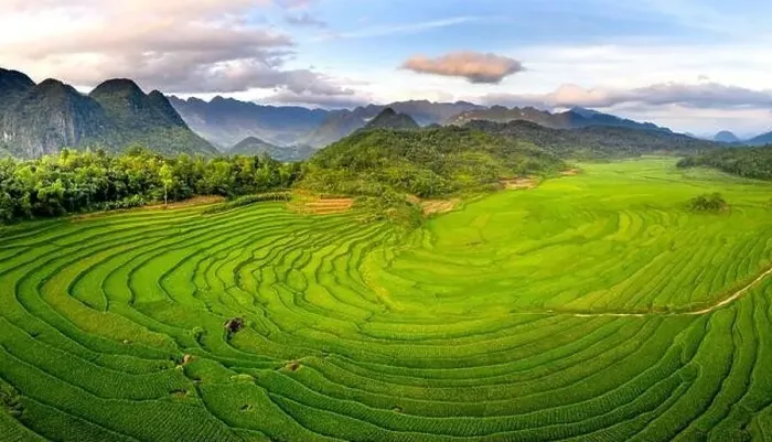 Framed Print : Panoramic view of beautiful green terraces of Pu Luong commune, Thanh Hoa province, Vietnam Framed Print : Panoramic view of beautiful green terraces of Pu Luong commune, Thanh Hoa province, Vietnam
