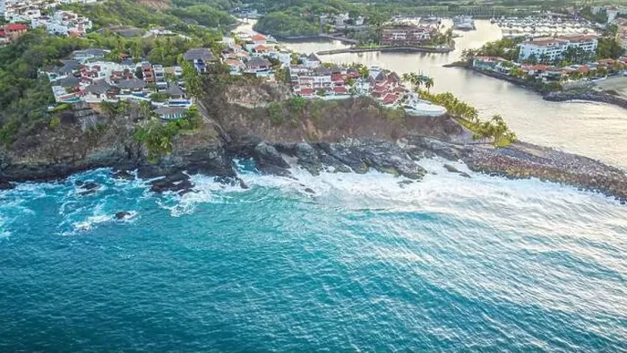 Framed Print : Panoramic view at dawn of Ixtapa Bay, where the waves were beginning to get stronger Framed Print : Panoramic view at dawn of Ixtapa Bay, where the waves were beginning to get stronger