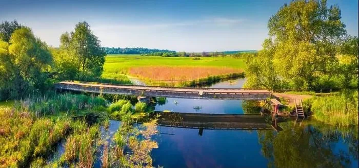 Framed Print : Panoramic view from flying drone of bridge over Seret river Framed Print : Panoramic view from flying drone of bridge over Seret river