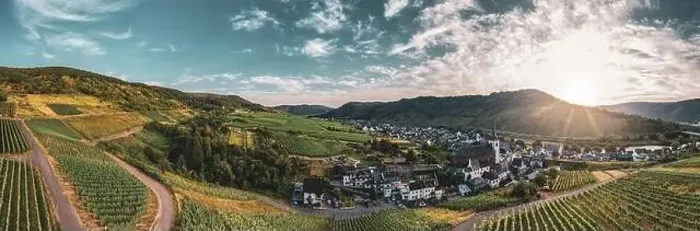 Framed Print : Panoramic view of the Moselle vineyards near Bruttig-Fankel Framed Print : Panoramic view of the Moselle vineyards near Bruttig-Fankel