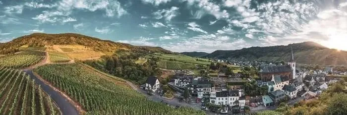 Framed Print : Panoramic view of the Moselle vineyards near Bruttig-Fankel Framed Print : Panoramic view of the Moselle vineyards near Bruttig-Fankel