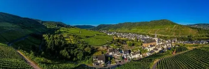 Framed Print : Panoramic view of the Moselle vineyards near Bruttig-Fankel Framed Print : Panoramic view of the Moselle vineyards near Bruttig-Fankel