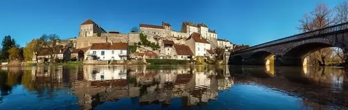 Framed Print : Panoramic view of Pesmes village in Burgundy, France, winter time Framed Print : Panoramic view of Pesmes village in Burgundy, France, winter time