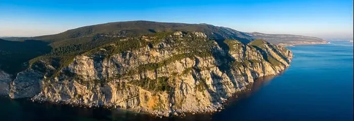 Framed Print : Panoramic view of steep stone coastal cliffs Framed Print : Panoramic view of steep stone coastal cliffs