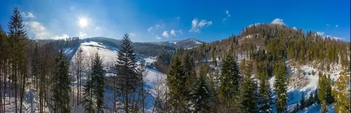 Framed Print : Panoramic view of the winter mountains Framed Print : Panoramic view of the winter mountains