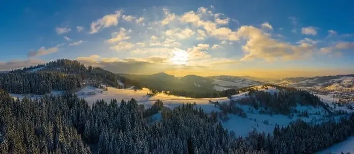 Framed Print : Panoramic view of the winter mountains Framed Print : Panoramic view of the winter mountains