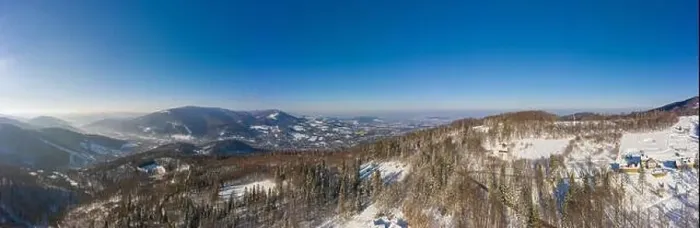 Framed Print : Panoramic view of the winter mountains Framed Print : Panoramic view of the winter mountains