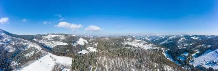Framed Print : Panoramic view of the winter mountains Framed Print : Panoramic view of the winter mountains