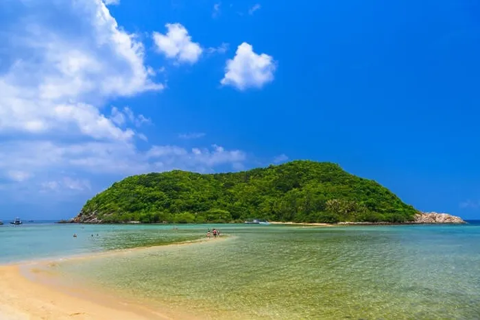 Framed Print : Path to Ko Ma island, Mae Haad Beach, Koh Phangan, Suratthani, Thailand Framed Print : Path to Ko Ma island, Mae Haad Beach, Koh Phangan, Suratthani, Thailand