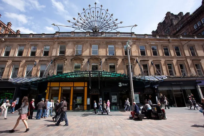Framed Print : Peacock sculpture over the Buchanan Street facade of Princes Square, Glasgow. Photo:Jeff Gilbert Framed Print : Peacock sculpture over the Buchanan Street facade of Princes Square, Glasgow. Photo:Jeff Gilbert