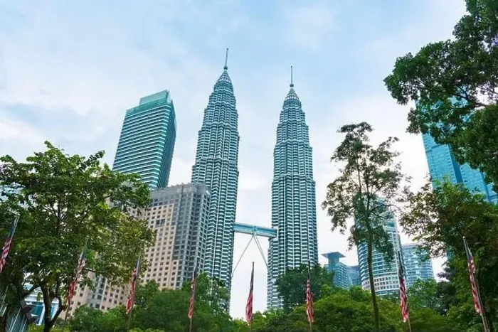 Framed Print : Petronas Twin Tower Tallest Skyscrapers Building with Cityscape in Malaysia Framed Print : Petronas Twin Tower Tallest Skyscrapers Building with Cityscape in Malaysia