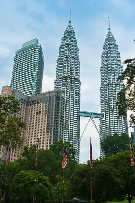 Framed Print : Petronas Twin Tower Tallest Skyscrapers Building with Cityscape in Malaysia Framed Print : Petronas Twin Tower Tallest Skyscrapers Building with Cityscape in Malaysia