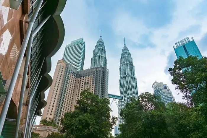 Framed Print : Petronas Twin Tower Tallest Skyscrapers Building with Cityscape in Malaysia Framed Print : Petronas Twin Tower Tallest Skyscrapers Building with Cityscape in Malaysia