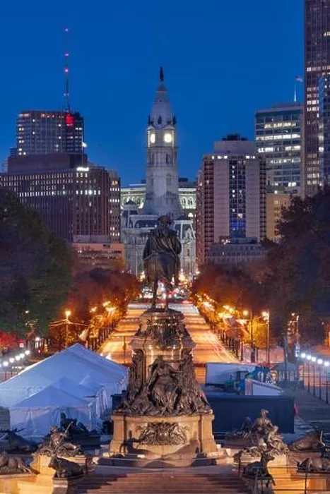 Framed Print : Philadelphia, Pennsylvania, USA in autumn overlooking Benjamin Franklin Parkway Framed Print : Philadelphia, Pennsylvania, USA in autumn overlooking Benjamin Franklin Parkway