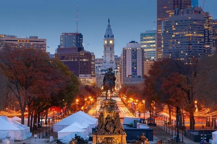 Framed Print : Philadelphia, Pennsylvania, USA in autumn overlooking Benjamin Franklin Parkway Framed Print : Philadelphia, Pennsylvania, USA in autumn overlooking Benjamin Franklin Parkway