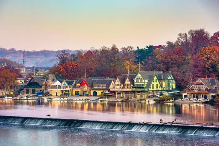 Framed Print : Philadelphia, Pennsylvania, USA dawn on the Schuylkill River at Boathouse Row Framed Print : Philadelphia, Pennsylvania, USA dawn on the Schuylkill River at Boathouse Row