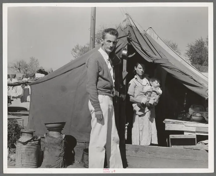 Framed Print : phot from the great depression in america around the 1930s Framed Print : phot from the great depression in america around the 1930s