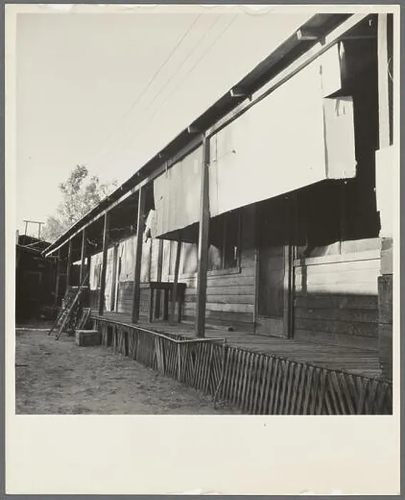 Framed Print : phot from the great depression in america around the 1930s Framed Print : phot from the great depression in america around the 1930s