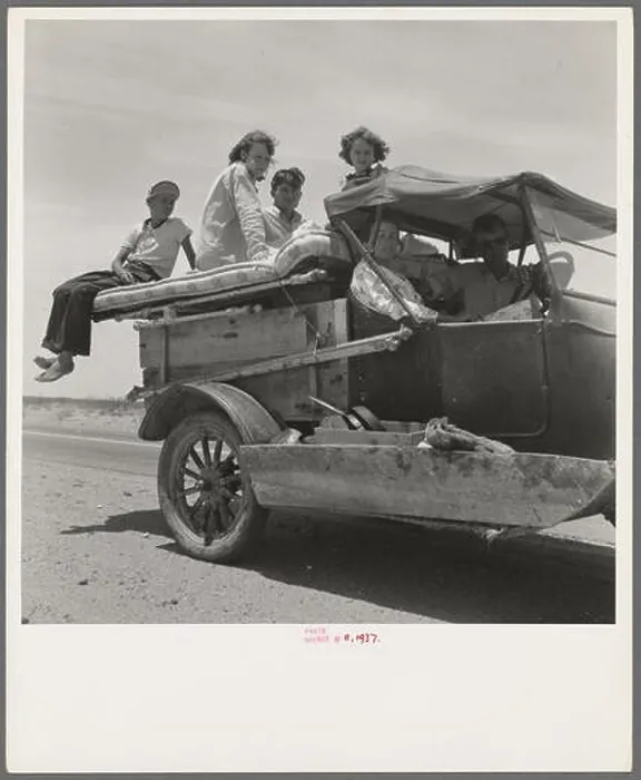 Framed Print : phot from the great depression in america around the 1930s Framed Print : phot from the great depression in america around the 1930s