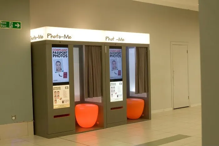 Framed Print : Photo me photo booths in Kennet shopping centre in Newbury Framed Print : Photo me photo booths in Kennet shopping centre in Newbury